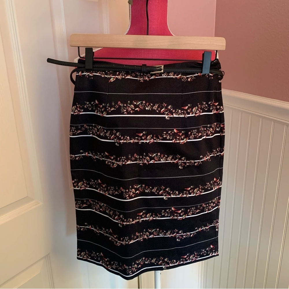 Worthington Black Striped and Floral Skirt with Belt, size 2 Petite